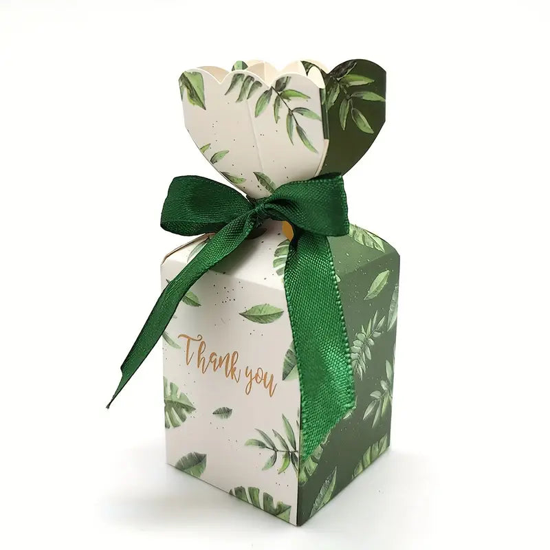 Favor boxes red, white and green